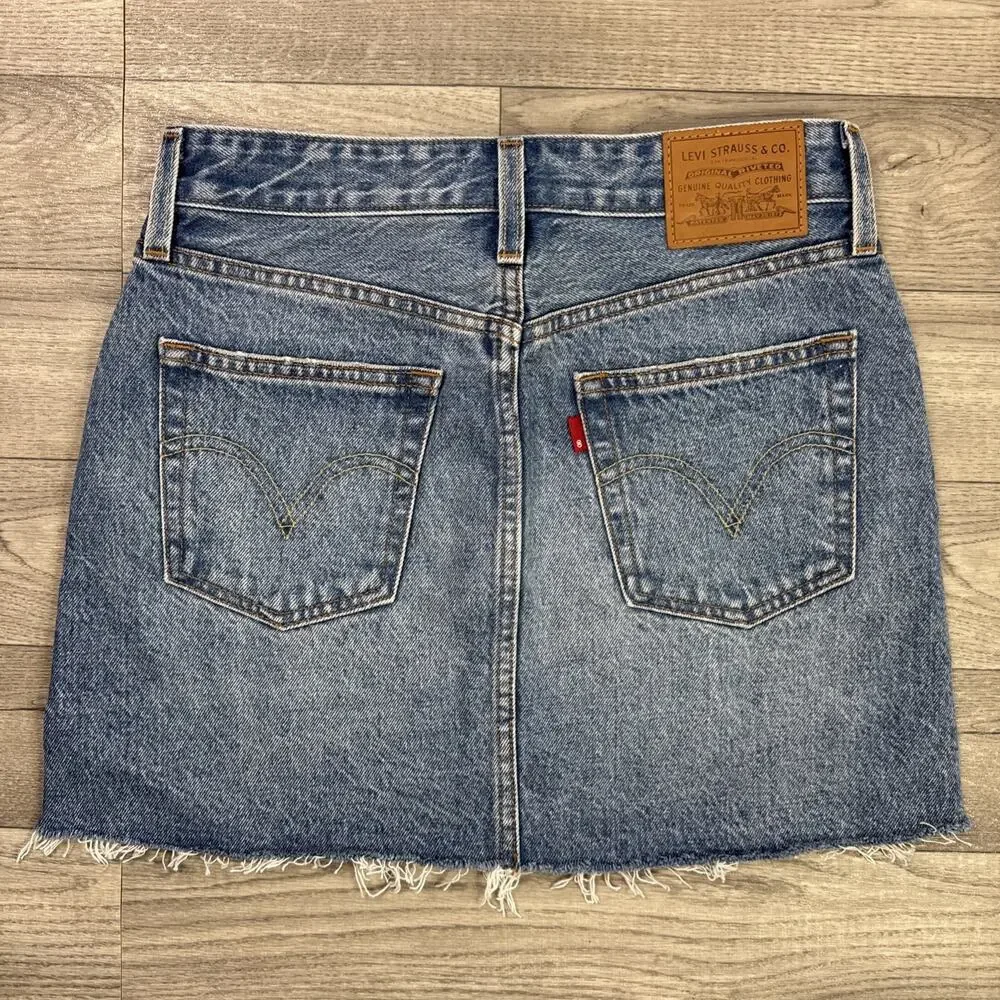 Levi's Icon Jean Skirt A-Line Button Fly Frayed Hem Medium Wash sz 24 - Picture 5 of 6